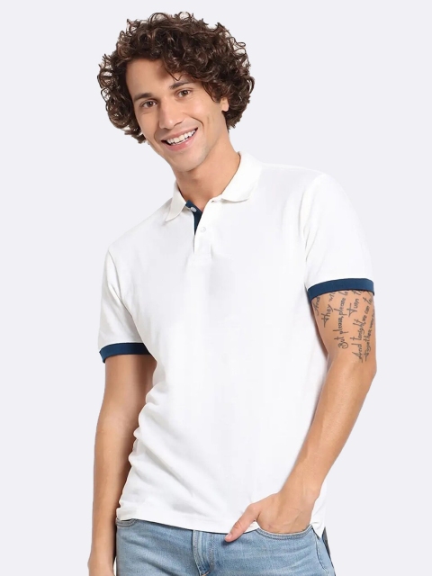 

Bewakoof Men White Solid Polo Collar T-shirt