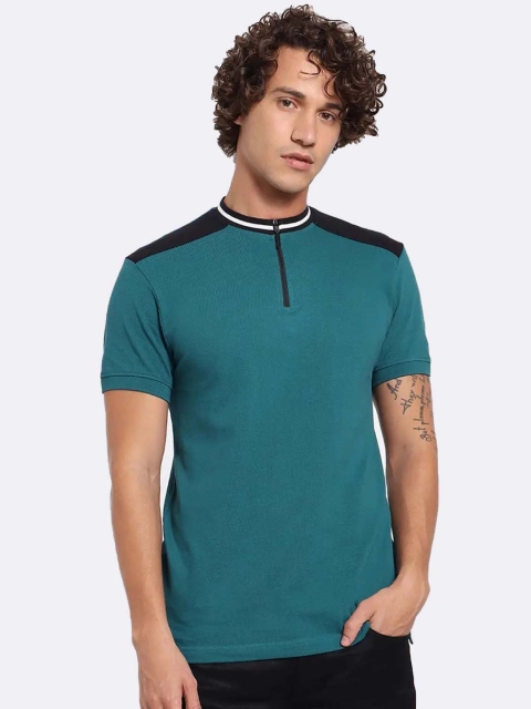 

Bewakoof Men Green Colourblocked Mandarin Collar T-shirt
