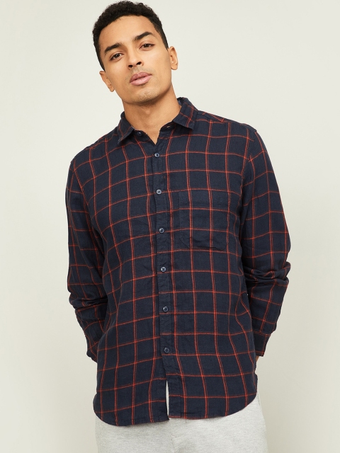 

CODE by Lifestyle Men Navy Blue Checked Casual Shirt
