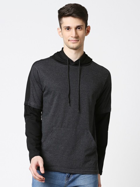 

Bewakoof Men Grey Solid Cotton T-shirt