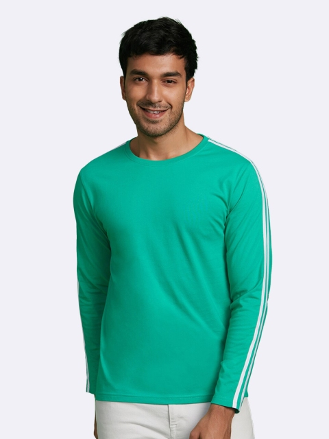 

Bewakoof Men Green Solid Round Neck Cotton T-shirt