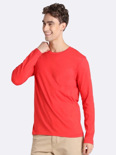

Bewakoof Men Red Solid Round Neck Cotton T-shirt