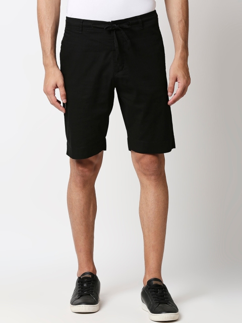 

Bewakoof Men Black Solid Mid-Rise Regular Shorts