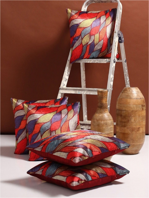 

ROMEE Red & Blue Set of 5 Floral Velvet Square Cushion Covers