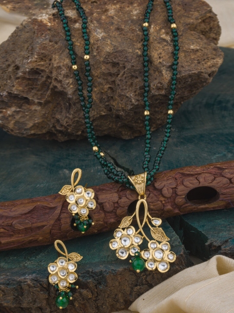 

Alankruthi Green Gold-Plated Kundan Studded & Beaded Jewellery Set