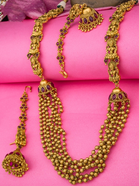 

Alankruthi Women Gold-Plated Pink Stone-Studded & Beaded Temple Jewellery Set