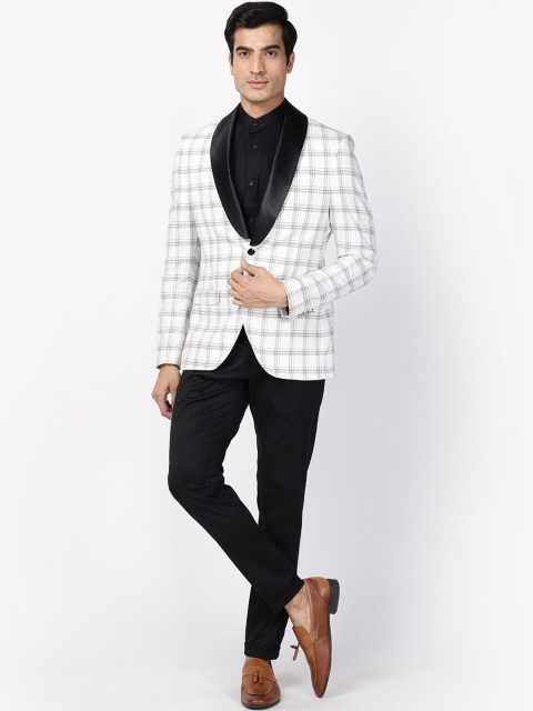 

Blackberrys Men White & Black Super Slim-Fit Three-Piece Tuxedo