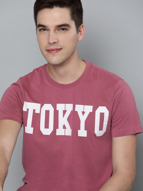 

Mast & Harbour Men Mauve & White Handcrafted Printed T-shirt