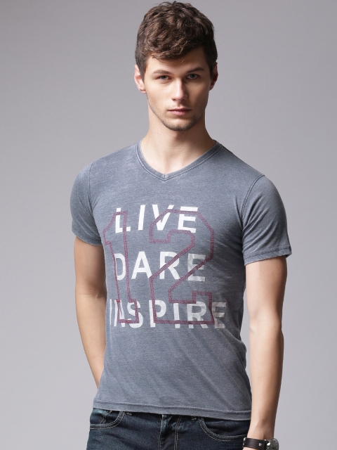 

YWC Men Navy Blue Printed V-Neck T-shirt