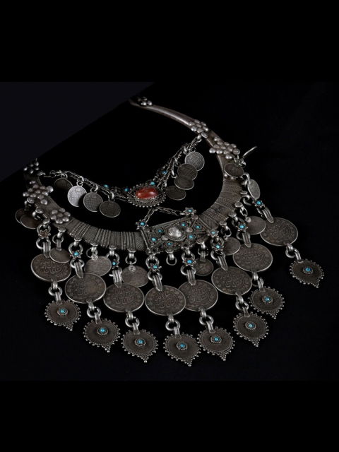 

SANGEETA BOOCHRA Women Silver Antique Necklace