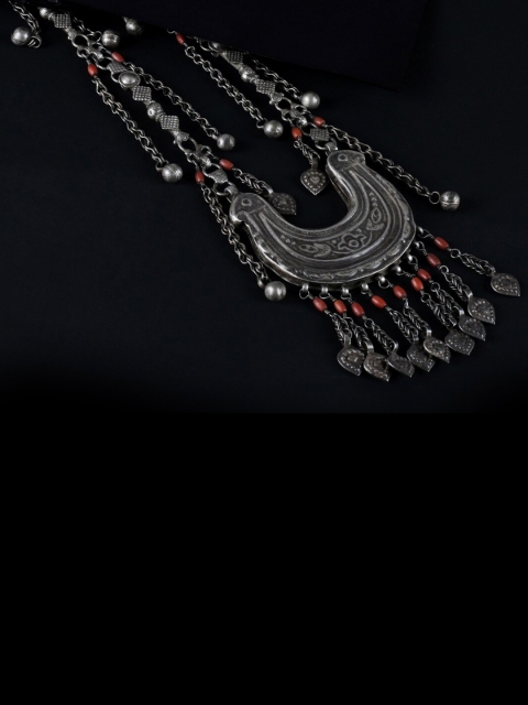 

SANGEETA BOOCHRA Women Silver Handcrafted Antique Necklace