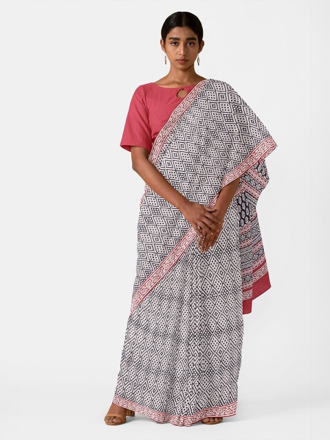 

Taneira White & Black Pure Cotton Bagru Saree