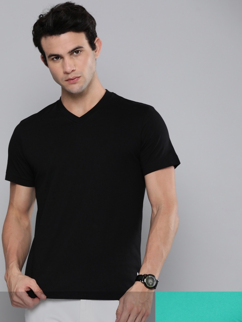 

Levis Men Assorted 2 Pieces Multi Solid V-Neck T-shirt