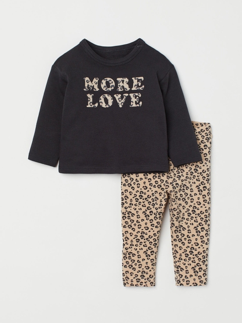 

H&M Girls Black & Beige Printed Cotton Clothing Set