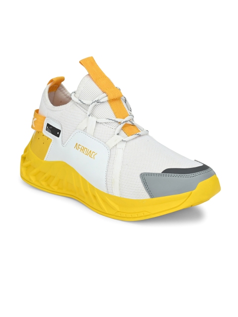 

AfroJack Men White Running Shoes