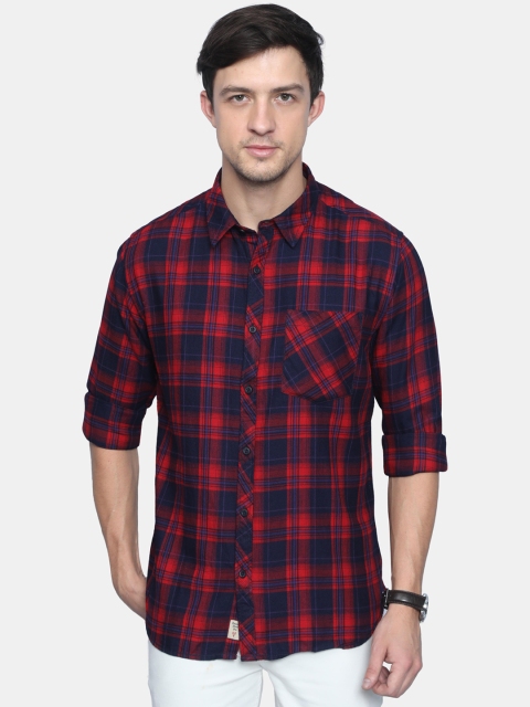 

VUDU Men Red Checked Casual Shirt