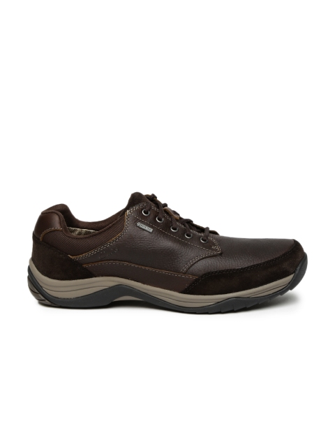 

Clarks Men Brown Solid Leather Sneakers