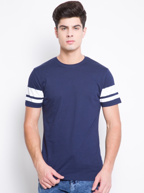 

HIGHLANDER Men Navy Solid Round Neck Slim Fit T-shirt, Navy blue