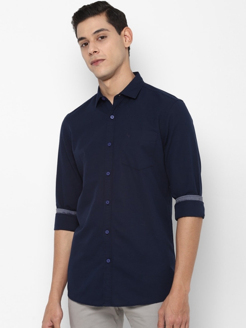

Solly Jeans Co Men Navy Blue Casual Shirt