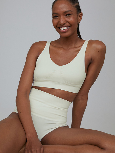 

H&M Women White Solid Seamless Padded Bra 0934884007