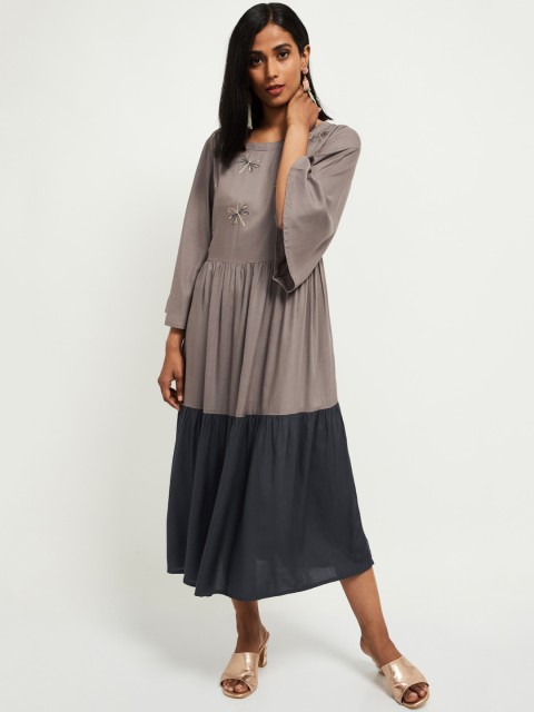

max Grey & Black Colourblocked & Embroidered Fit & Flare Midi Dress