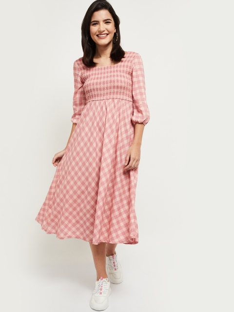

max Women Pink & Beige Checked Empire Midi Dress