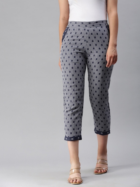 

De Moza Women Blue & White Slim Fit Printed Capris