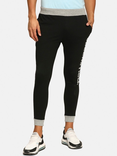 

V2 Value & Variety Black Solid Trackpant
