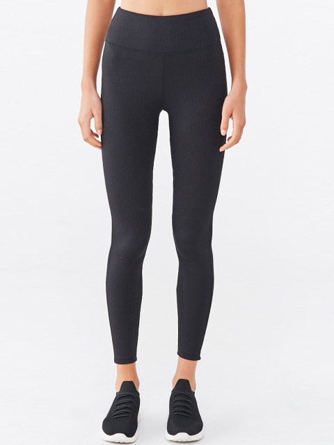 

FOREVER 21 Women Black Solid High-Rise Leggings