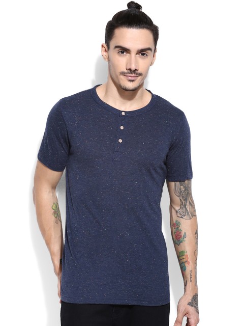 

Campus Sutra Men Navy Solid Henley Neck T-Shirt, Navy blue