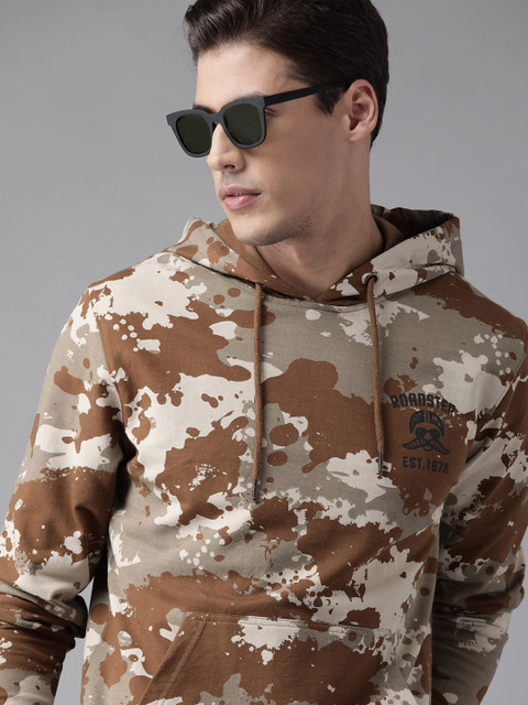 

Roadster Men Beige & Brown Camouflage Printed Pure Cotton Hooded Sweatshirt