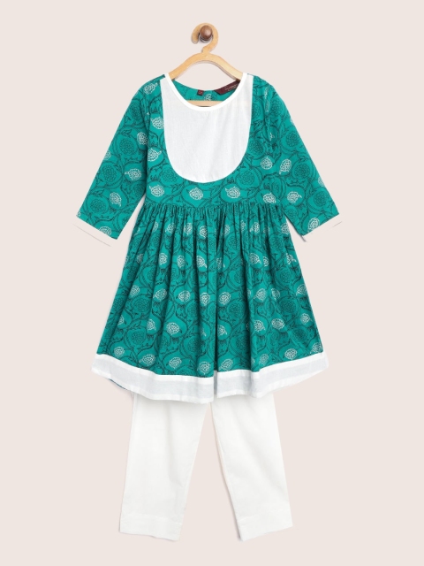 

Sangria Girls Green & White Printed Kurta with Trousers