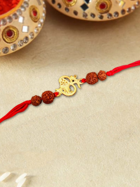 

nestroots Red & Gold-Toned Greeting Card & Kalawa Rakhi Set