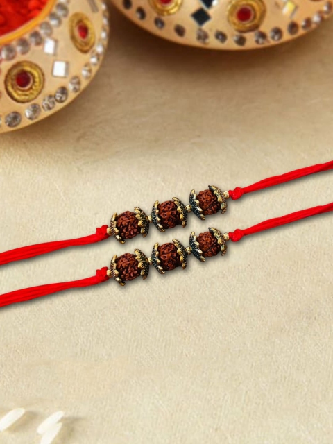 

nestroots Red & Gold-Toned Greeting Card & 2 Kalawa Rakhi Set