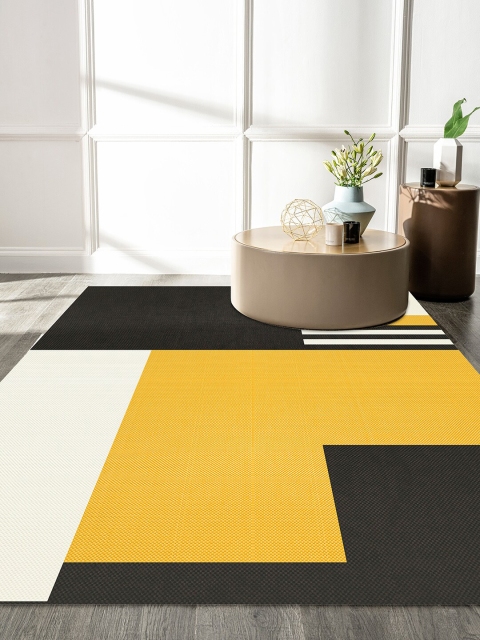 

DDecor Yellow & Black Geometric Carpet
