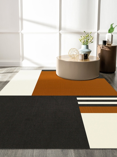 

DDecor Brown & Black Geometric Print Carpet