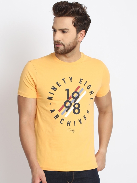 

98 Degree North Men Yellow & Black Typography Printed T-shirt