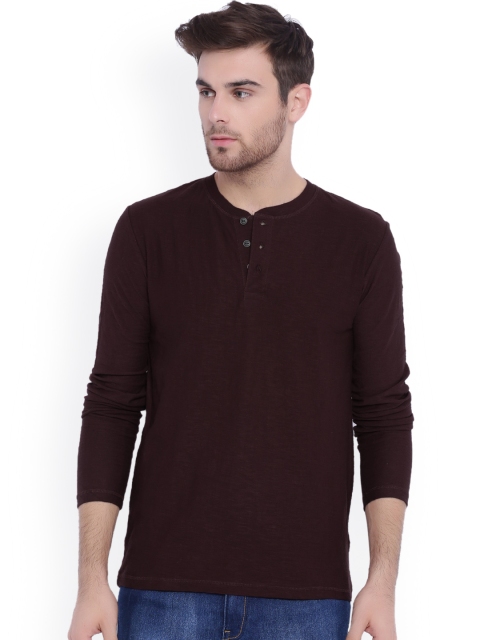 

ARISE Men Maroon Solid Henley Neck T-Shirt