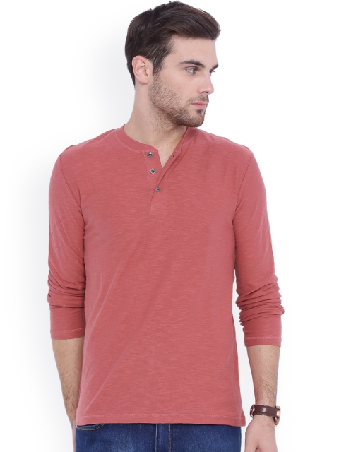 

ARISE Men Red Solid Henley Neck T-Shirt