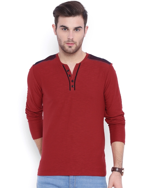 

ARISE Men Red Solid Henley Neck T-shirt