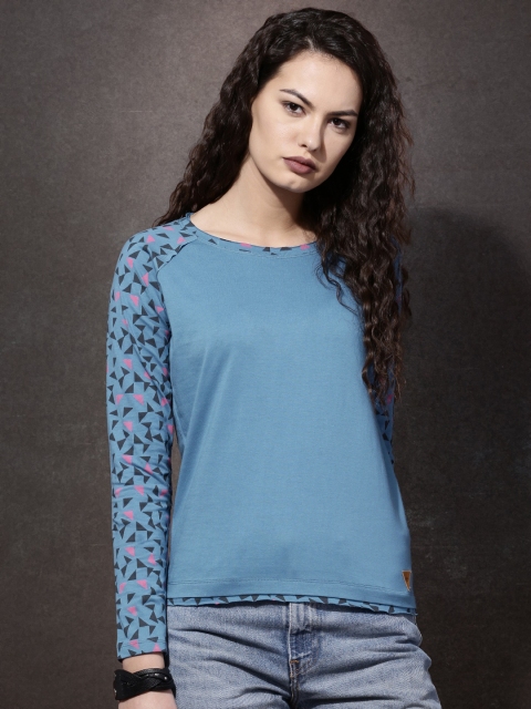 

Roadster Women Blue Round Neck T-shirt