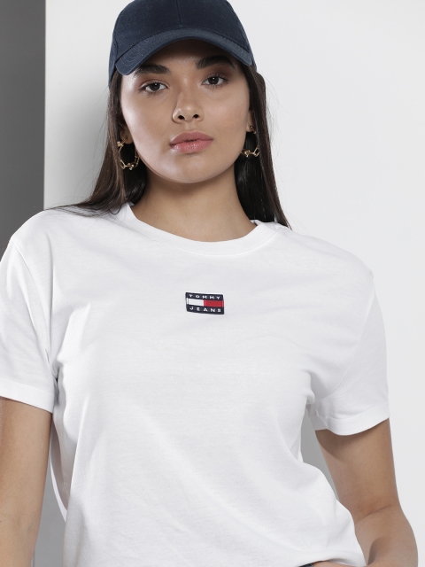 

Tommy Hilfiger Women White Solid Applique Detail T-shirt
