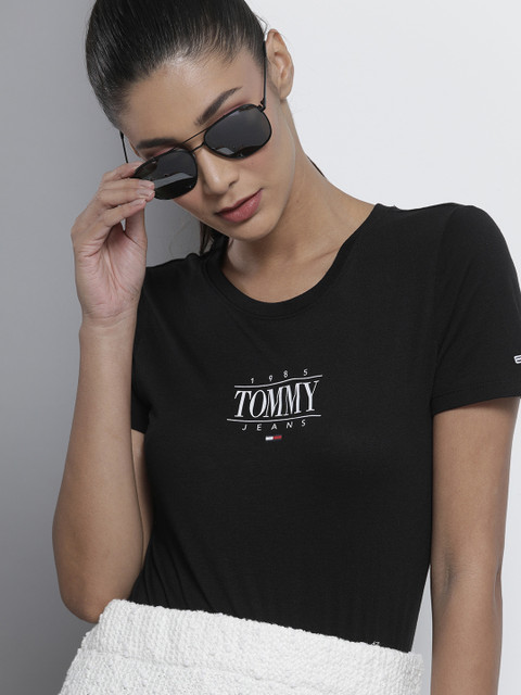 

Tommy Hilfiger Women Black Printed Slim Fit T-shirt