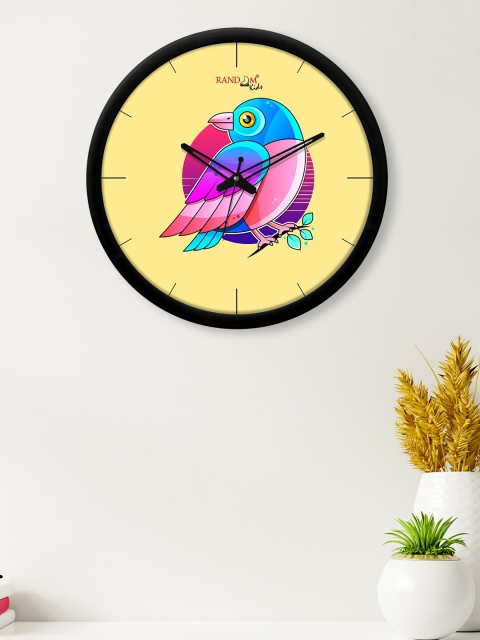 

RANDOM Black & Yellow Colour Parrot Printed Analogue Contemporary Wall Clock