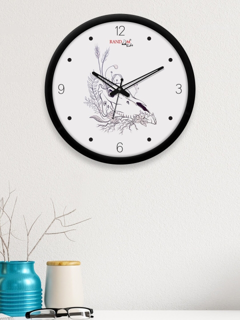 

RANDOM Black & White Lizards Printed Analogue Contemporary Wall Clock