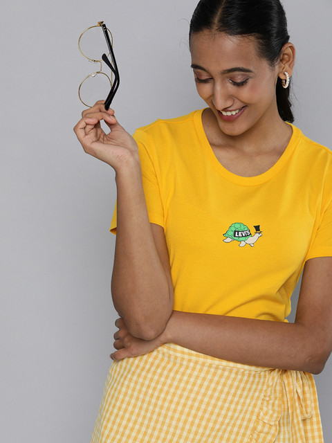 

Levis Women Yellow Brand Logo Printed Pure Cotton T-shirt