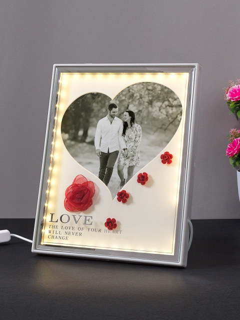 

Golden Peacock White & Red Heart-Shaped Floral LED Table-Top Photo Frame