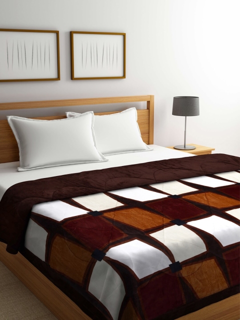 

KLOTTHE Brown & White Geometric Heavy Winter 800 GSM Double Bed Quilt