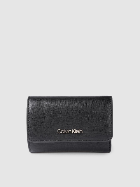 

Calvin Klein Women Black Textured Trifold Envelope Wallet