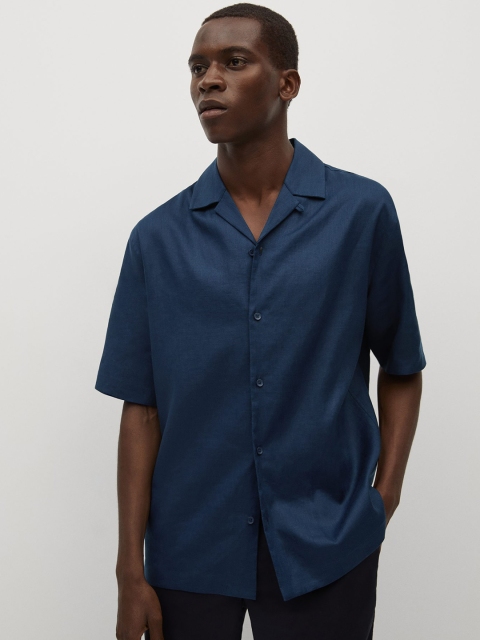 

MANGO MAN Navy Blue Solid Opaque Casual Shirt